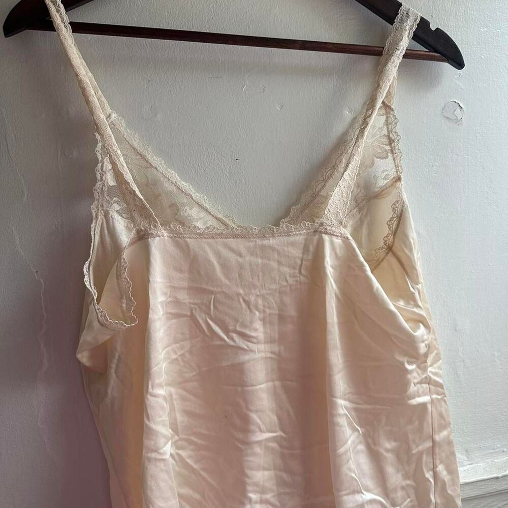 Unbranded Women's Cream and White Vest - Picture 3 of 4